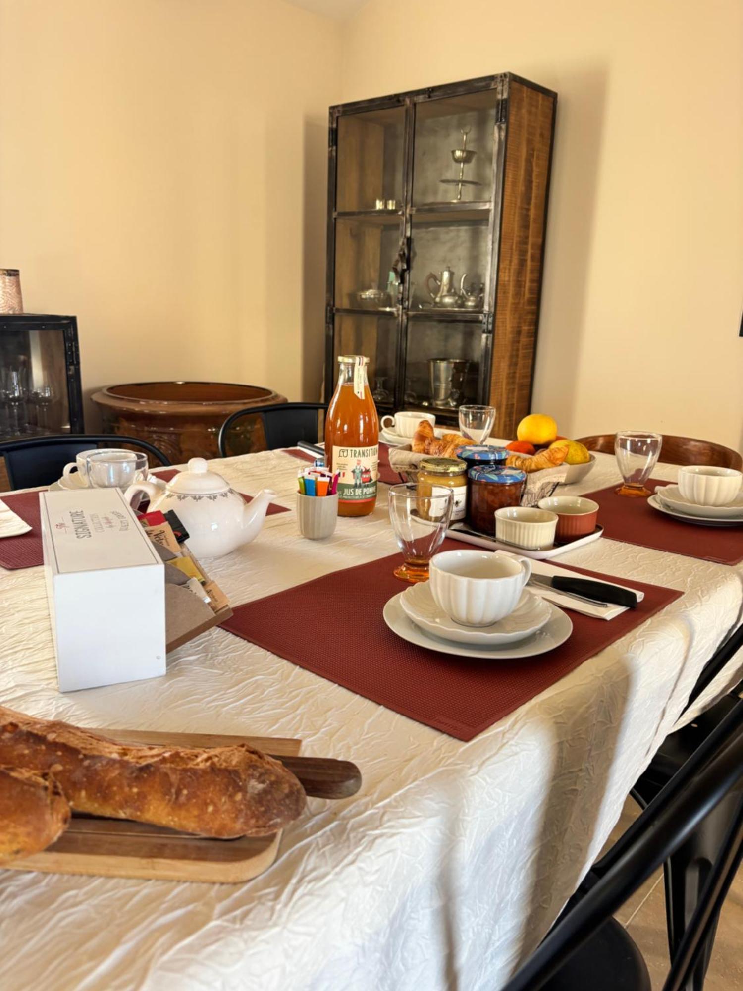 Le Domaine Du Pin Bed & Breakfast Chatillon sur Chalaronne Bagian luar foto